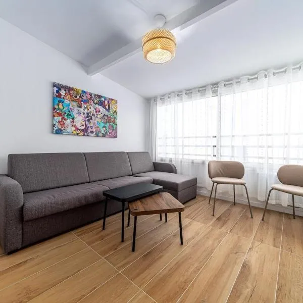 Cozy studio, 1 minute from Line 14 metro station, hotel i Gentilly