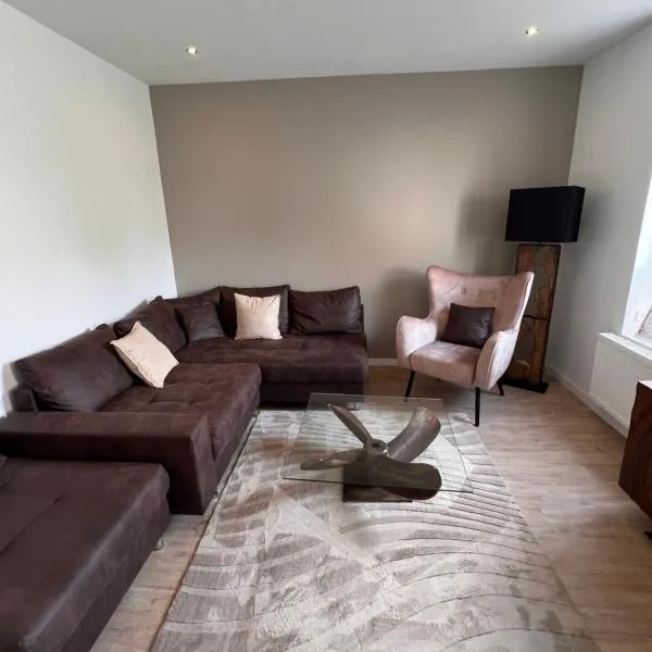 Güden Pearl Bhaven Deck 6 ,Exklusive große Wohnung,Hochwertige Ausstattung,Privatparkplatz & Carport,Großer Garten mit Gartenhaus,Langzeitaufenthalt, hotell Bremerhavenis