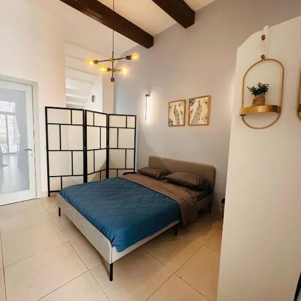 Gzira center with private entrance, hotel i Il-Gżira