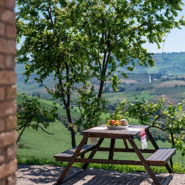 PinetoAlba Country House, hotell i Scerne