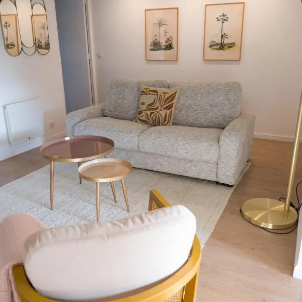 Le Grand Rue Signature - Appartement coeur de ville, rue piétonne, хотел в Бержерак