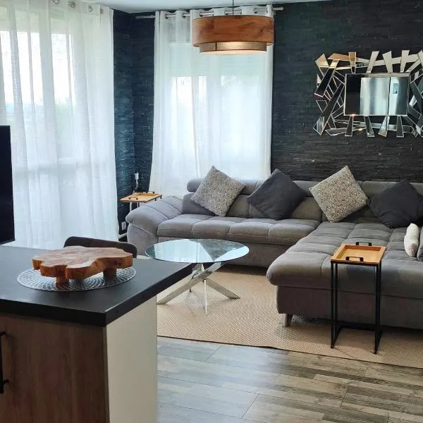 Grand Appartement 80m2 - 3 Chambres - 7 min du centre - Résidence calme - Idéal Famille، فندق في رانس