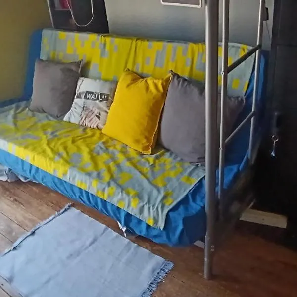 Auberge de Jeunesse chez l'habitant à La Porte d'Italie, hôtel au Kremlin-Bicêtre