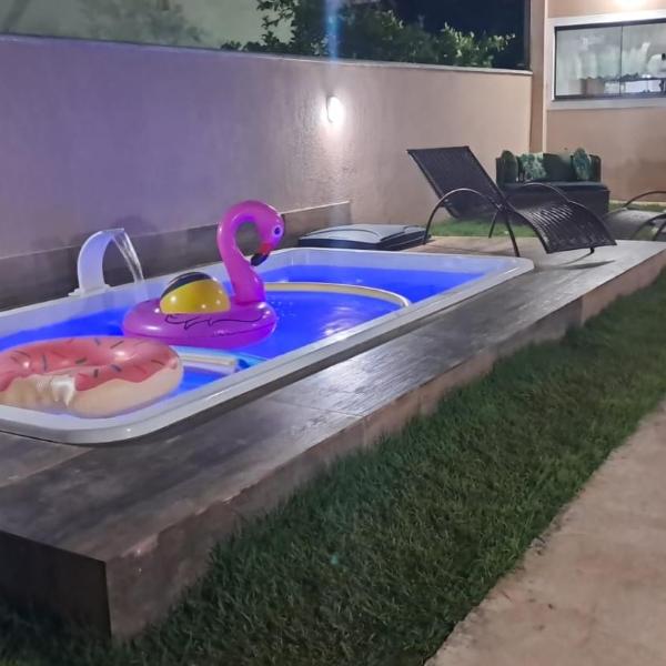 Casa com Piscina e Churrasqueira em Condomínio 24h