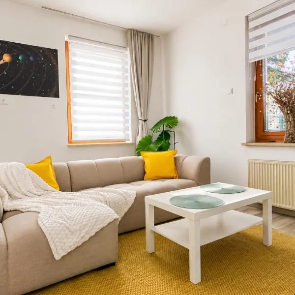 Solea Apartment - Gorenjska base near Bled, Ljubljana - airport 20 min، فندق في Križe