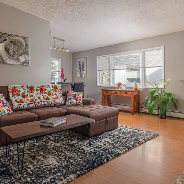 Downtown WestChester Casa with King Beds, khách sạn ở Anchorage
