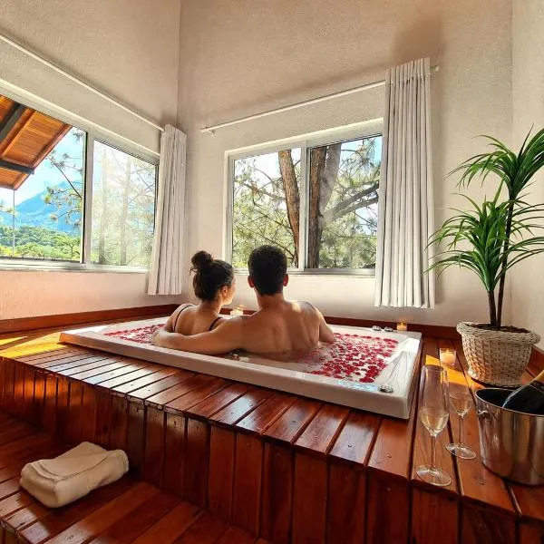 Pousada Serra da Índia, hotel en Penedo