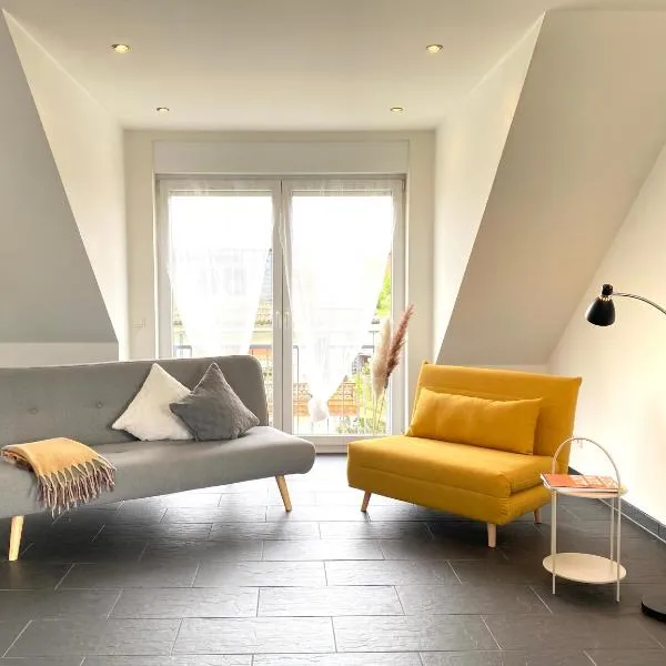 Midi-Maisonette mit kleiner Dachterrasse und Blick ins Grüne, hotel in Petersberg