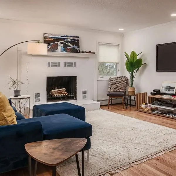 Bootleggers Condo 2 Bedroom Modern Condo in Heart of Downtown โรงแรมในแองเคอเรจ
