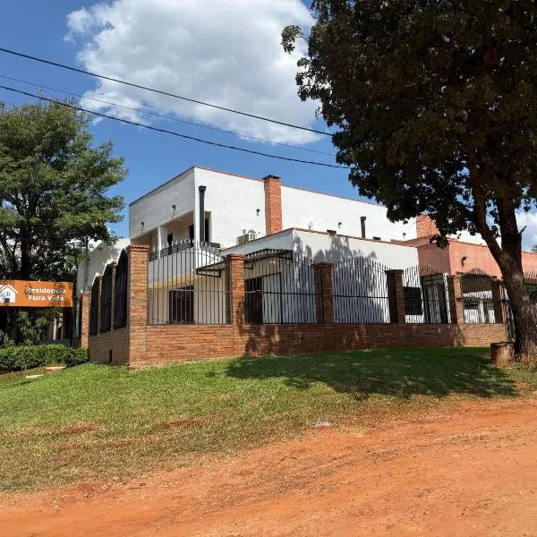 Residencia Pura Vida, hótel í Capiatá