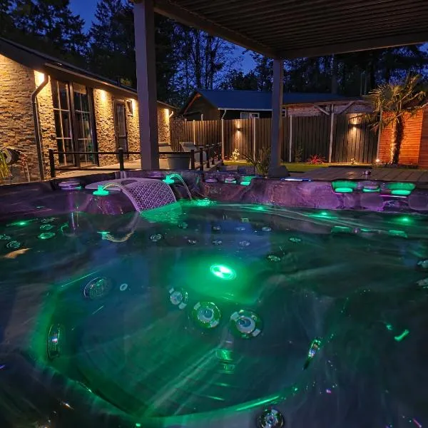 Woodland Wellness Resort, отель в городе Эрмело