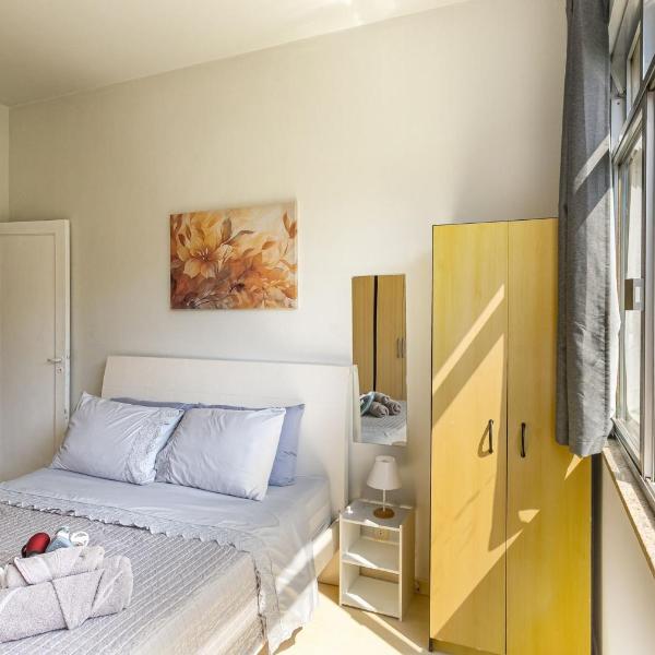 Quarto e Sala Espaçoso para 4 em Copacabana - Foto 2