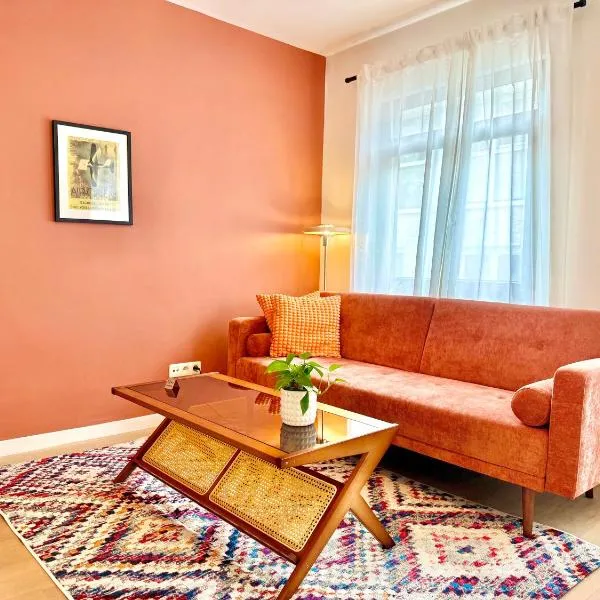 Modern 1BR Apartment in Antwerp Historical City Centre, отель в Антверпене