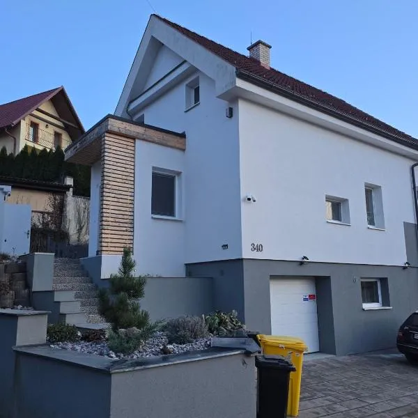 Dom pri jazere, hotel di Kostolná Ves