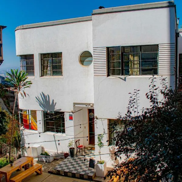 Hostel Hotzenplotz Alegre, hotel u gradu Valparaiso