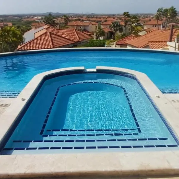 luxurious house with private pool in tierra del sol Resort&Golf: Palm-Eagle Beach şehrinde bir otel