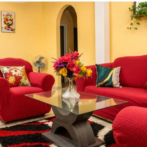 Scenic 3 Bedroom Apartment With Balcony Views, hotel v destinácii Canefield