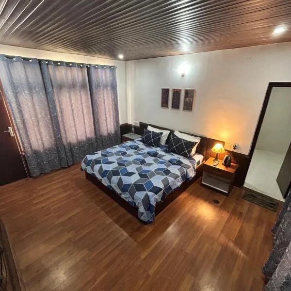 Hotel Devidyar, hotel en Manali