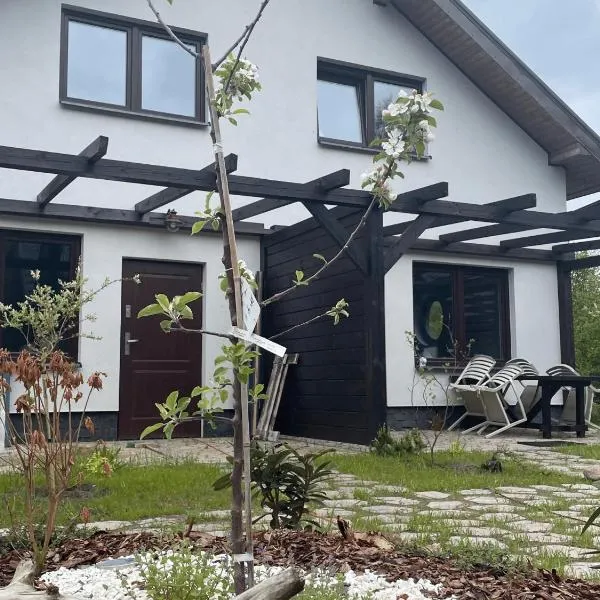 Apartament NaturalnieTu Goście od 10 roku życia Natura Klimat Cisza Spokój Ogródek Rower, hotel en Rowy