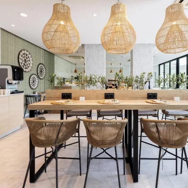 Hotel Málaga Alameda Centro, Affiliated by Meliá, khách sạn ở Málaga