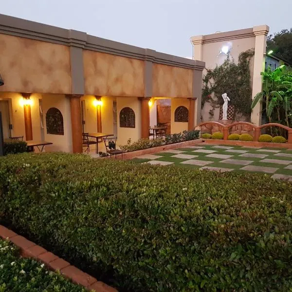 Homestay Travel Guest House, hôtel à Roodepoort