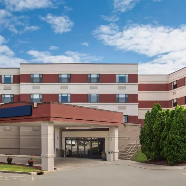 Milwaukee में, होटल Royle Hotel Milwaukee Airport