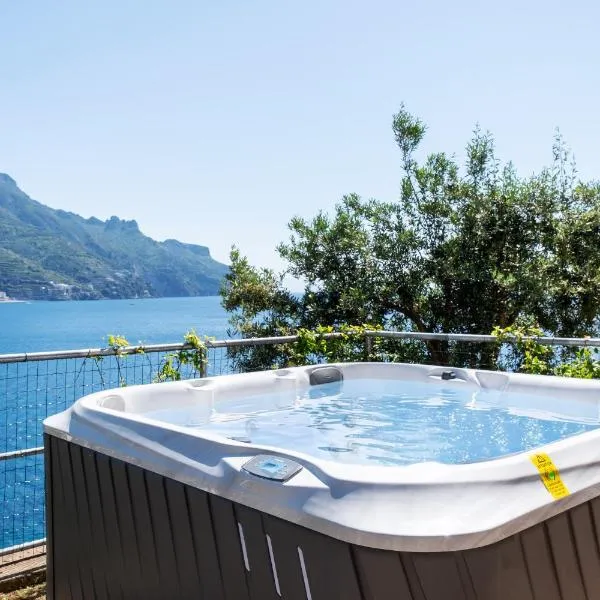 VILLA DI PALMA access to the beach and solarium, hotel di Ravello