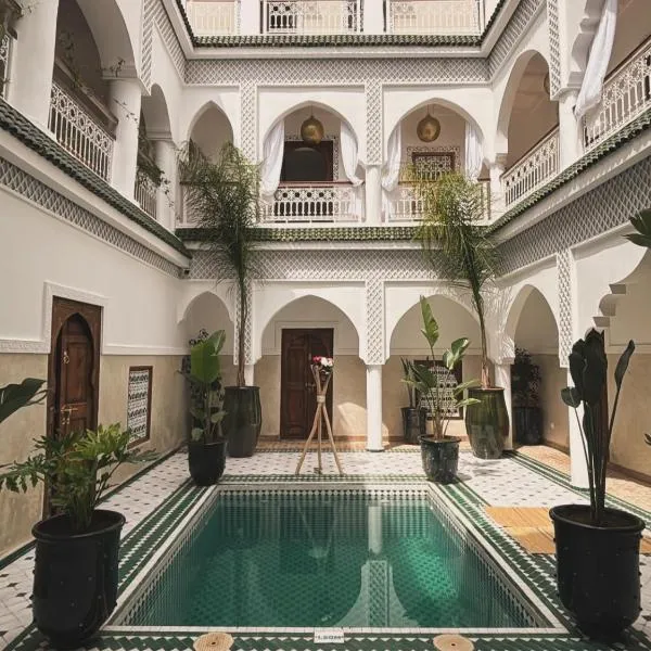 Riad Aura Suites & Spa, hotel en Marrakech