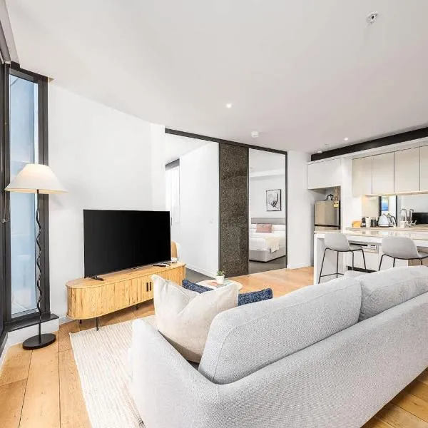 Skyline & Ocean View 2BR High Floor Residence, Near Marvel Stadium, Pool and Gym, hotel a Melbourne