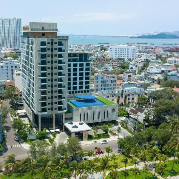 Fleur de Lys Hotel Quy Nhon: Quy Nhon şehrinde bir otel