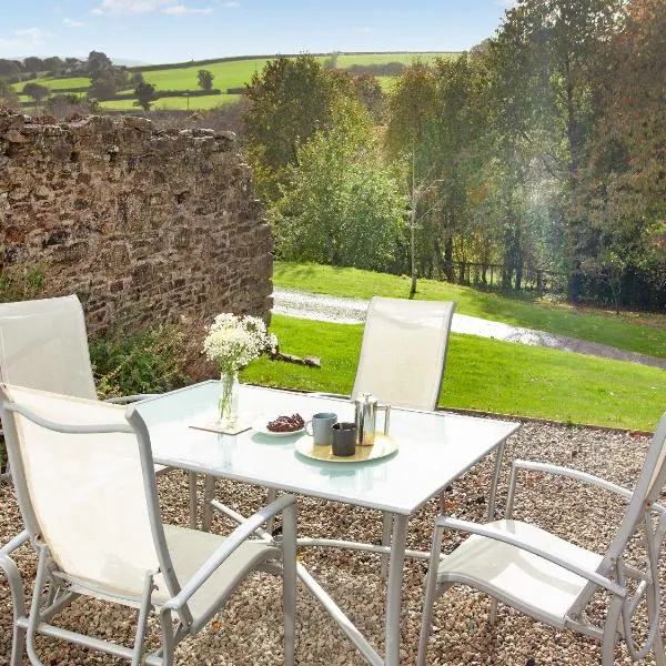 Uk45542-The Farm House، فندق في Sticklepath