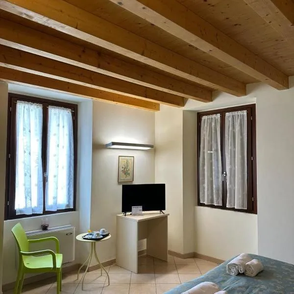 Locanda Graziella, hotel v destinaci Moerna