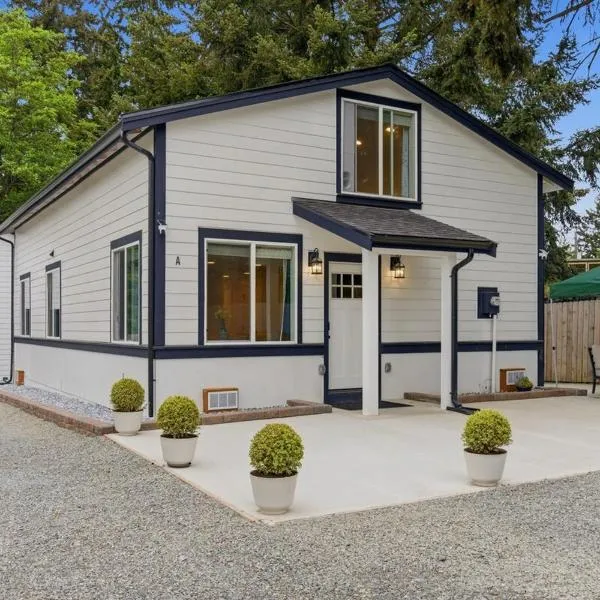 Spacious 5BR Home Parking 10 min Airport, hotell i Burien