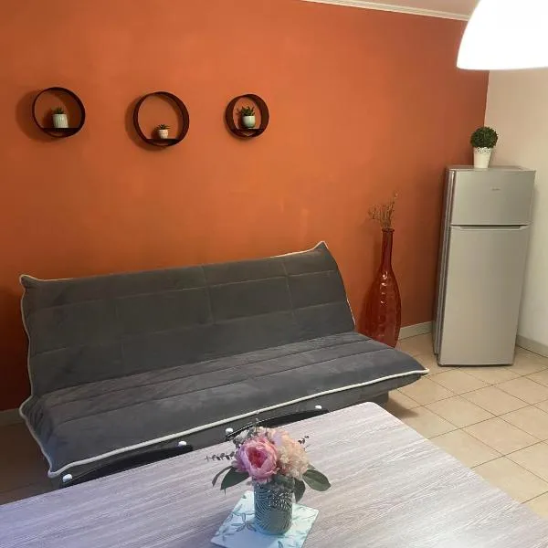LE COCON - Terrasse - Lumineux - Proche RENNES、Liffréのホテル