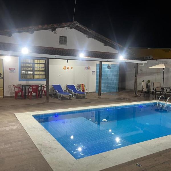 Casa com piscina em Mongaguá a 200mts da praia