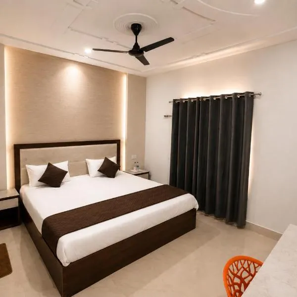 Hotel SSD - A Budget Friendly Hotel #Near Prem Mandir #Lift #Ac Rooms #Near Gol Chowk, hotel sa Vrindāvan