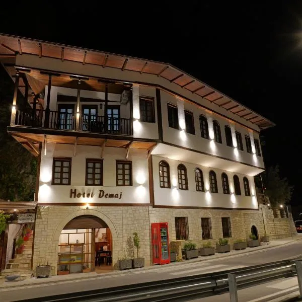 Hotel Demaj – hotel w mieście Berat