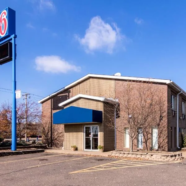 Motel 6-Eau Claire, WI, hotel in Union