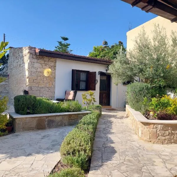 The Little House, хотел в Ayios Theodhoros