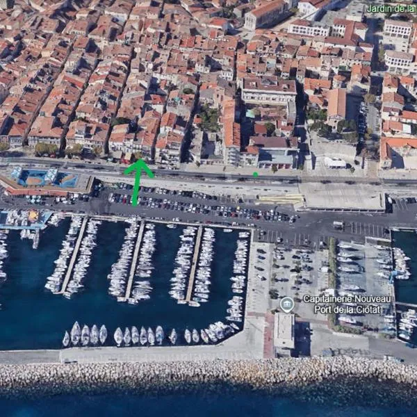 Joli appartement climatisé bord de mer emplacement idéal, hotel in La Ciotat