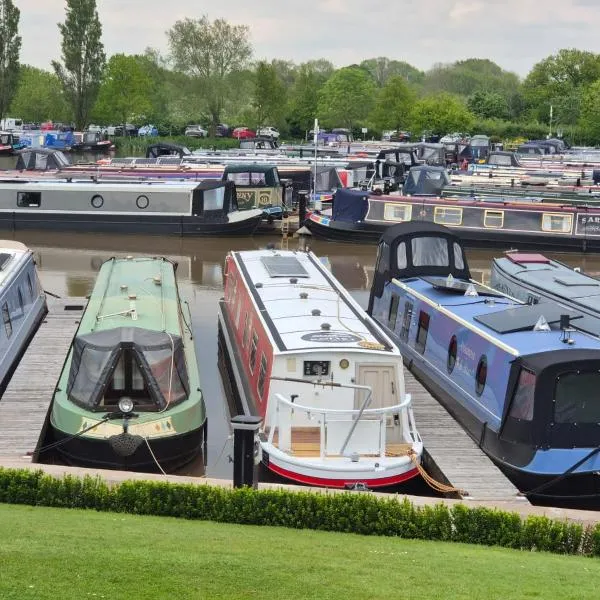 Komet Canal Boats, hotel i Nantwich