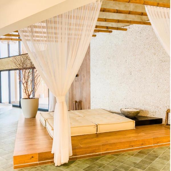 Lindo flat em prédio luxuoso - Excelente localização - Foto 2