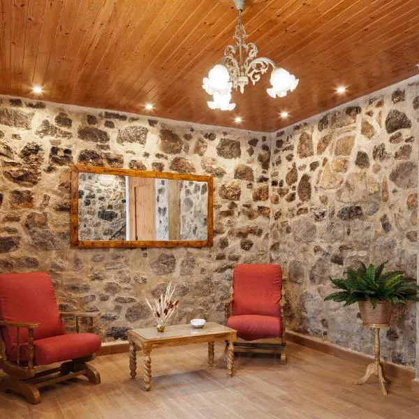 Ca la Inés, hotel v mestu Corbera