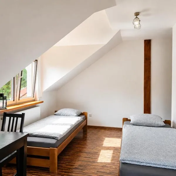 Agroturystyka Pod Dębem, hotel u gradu 'Czyżówek'