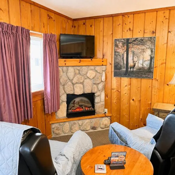Cedars Motel, khách sạn ở Saint Ignace