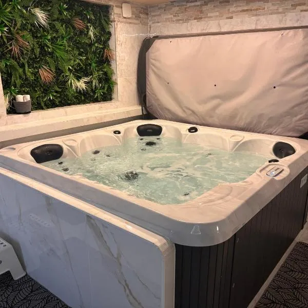 Spa Jacuzzi Moon White, hotel in Vaudherland