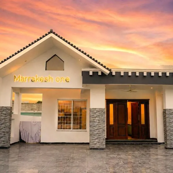 The Marrakesh Courtyard - Private Villa with Garden, Outdoor Cinema & Dining In Bahria Town โรงแรมในราวัลปินดี