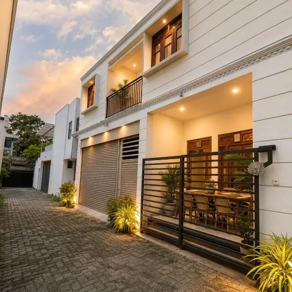 Lanka Twin Residences - 3BR King Apartment, Groups and Families, Airport 30 Min, Wattala Colombo, hotel v mestu Wattala