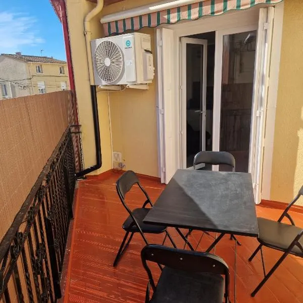 Appartement avec terrasse Saint Laurent de la salanque, hotel in Saint-Laurent-de-la-Salanque