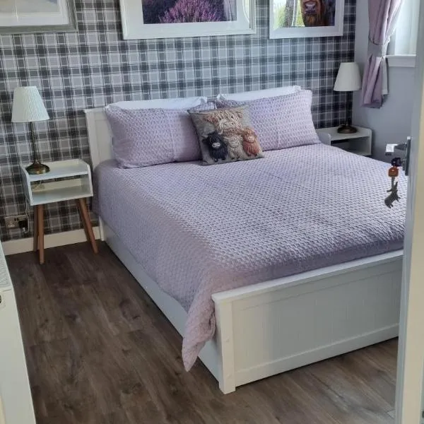Innisfail Edi - double room with private bathroom, hotel en Edimburgo